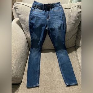 Hollister CURVY HIGH-RISE SUPER SKINNY pants